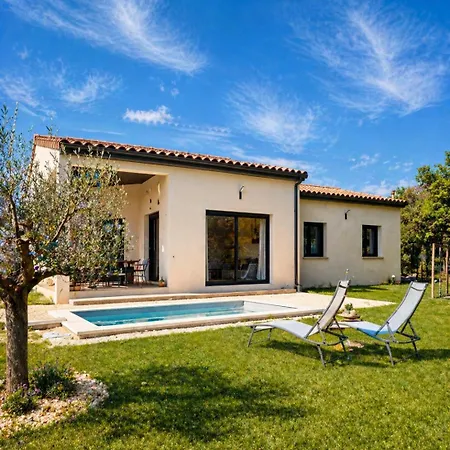 Jardin D'adhemar , Piscine & Charme * Grignan