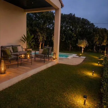 Jardin D'adhémar , Piscine&charme Grignan